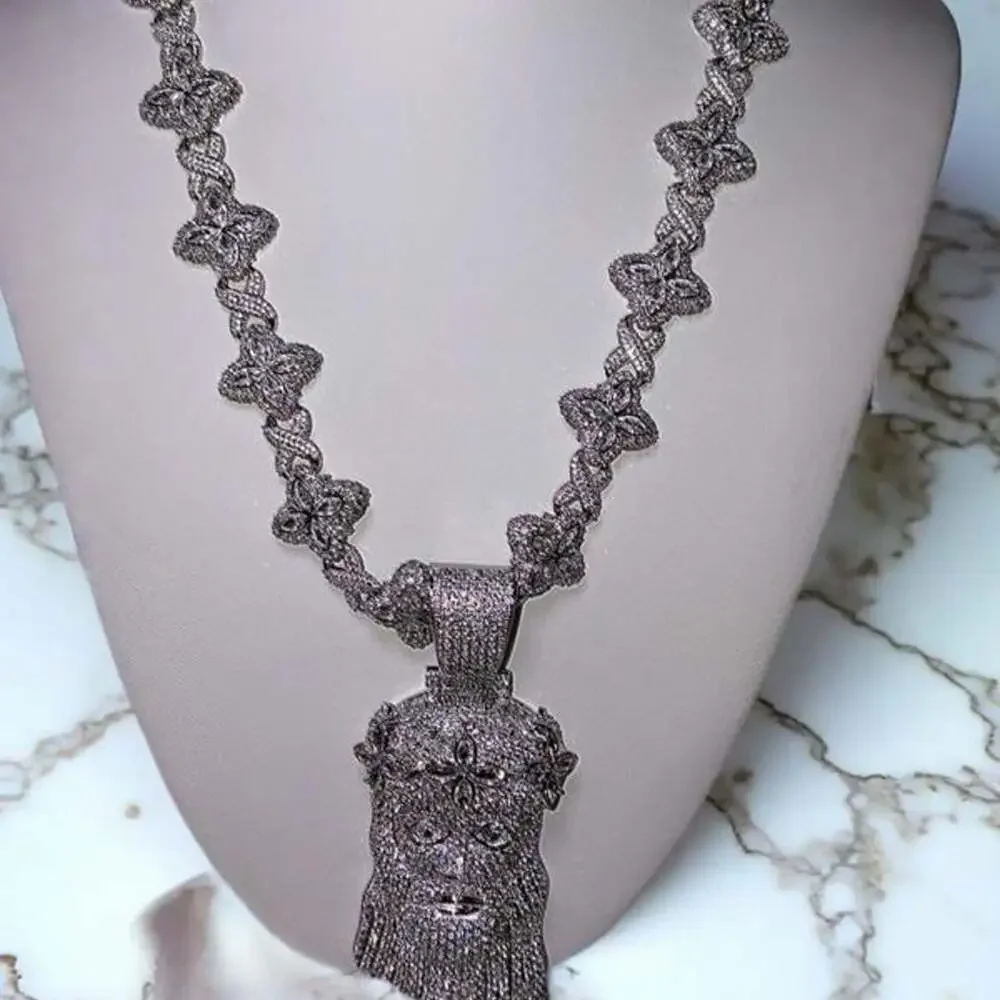 Silver Jesus Clover Pendant Necklace 2 E 68